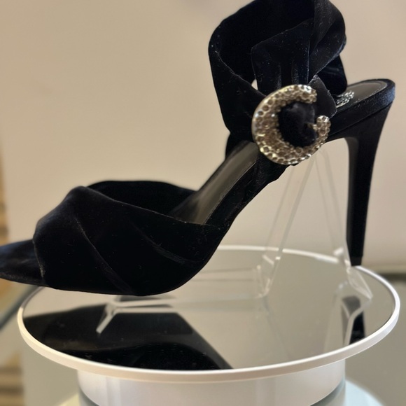 VINCE CAMUTO | Anyria Velvet Party Heels - Picture 9 of 13